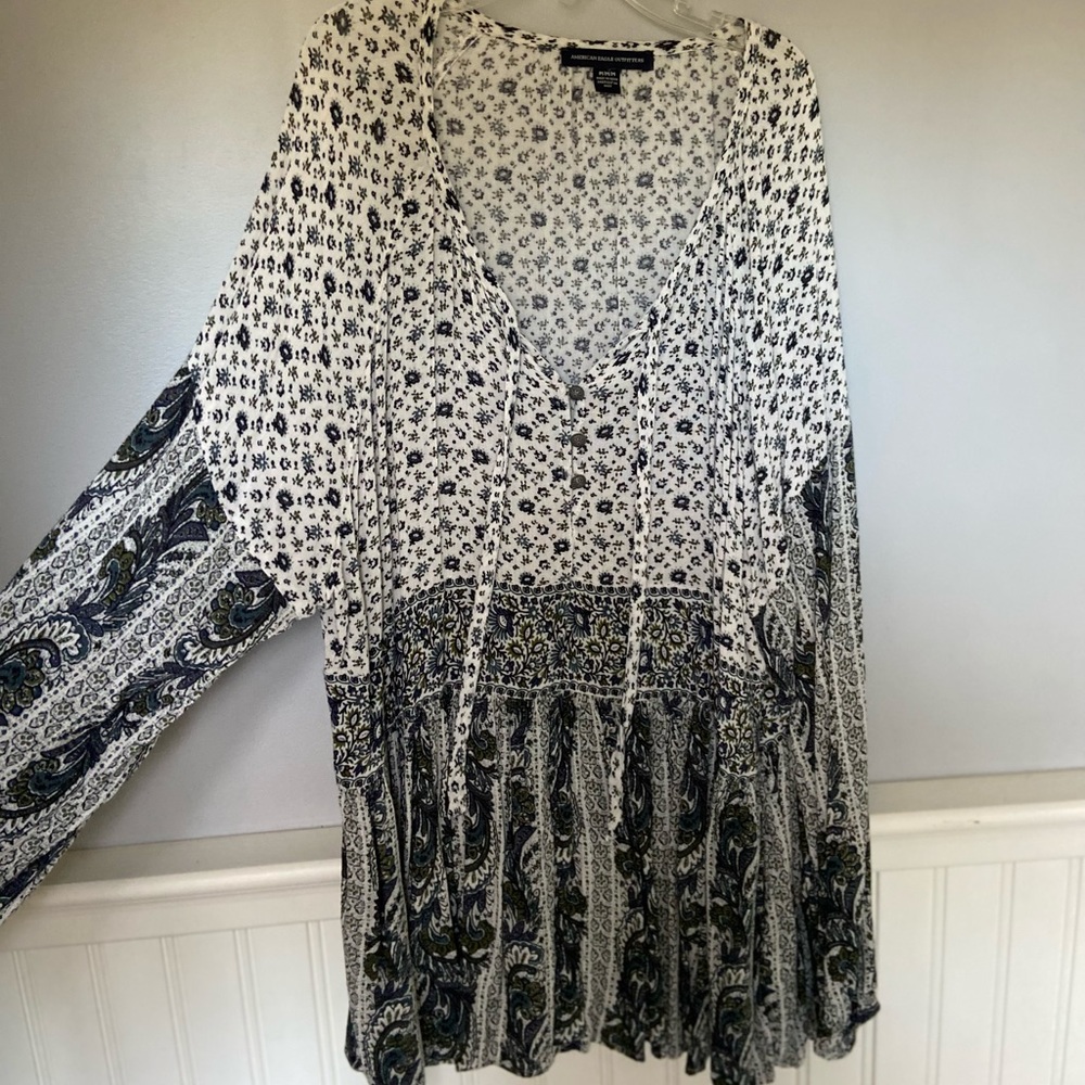 Floral Patterned Long Sleeve!